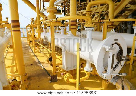 Pig luncher in oil and gas industry, Cleaning pipe line equipment in oil and gas industry