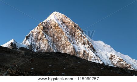 Evening View On Top Of Kala Patthar And Mount Pumo Ri