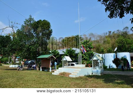 Thai Children Student Line Up At Front Of Classroom Building Of Don Moon (ngang) School