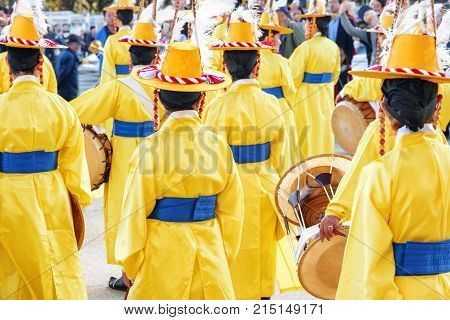 Women In Korean Traditional Dress, Gyeongbokgung Palace