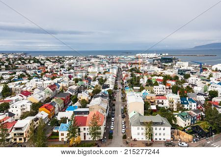 Skolavordustigur Street And Midborg District
