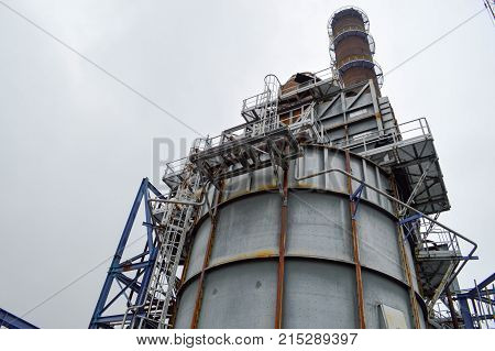 The chemical capacity and the pipe at the smithchemical plant. Manufacture of gasoline.
