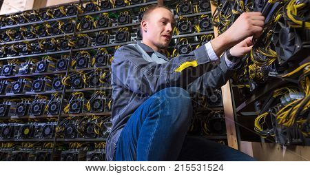 miner bitcoin cryptocurrency farm mining virtual money