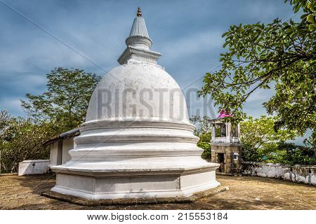 Mulkirigala Raja Maha Vihara is an ancient Buddhist rock temple in Sri Lanka
