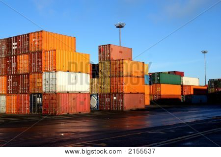 Beholdere i en Intermodal værftet