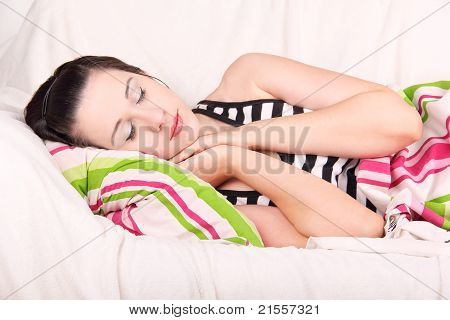 Belle fille dort