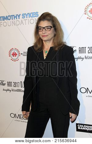 LOS ANGELES - NOV 11:  Laura San Giacomo at the 2017 D.R.E.A.M. Gala at the Montage Hotel on November 11, 2017 in Beverly Hills, CA