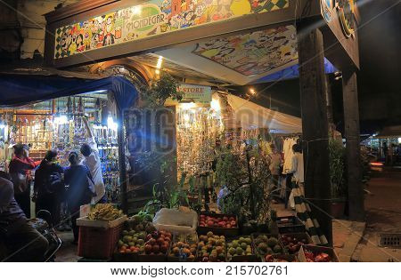 Mumbai India - October 12, 2017: Unidentified People Visit Colaba Causeway Market In Downtown Mumbai