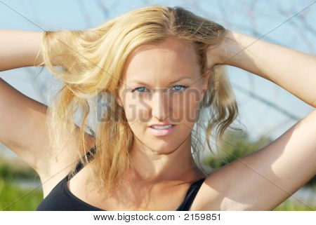 Blondine im freien