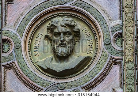 Budapest, Hungary - August 20, 2017: Elements Of Architecture And Interior In The Basilica Of St. St