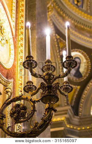 Budapest, Hungary - August 20, 2017: Elements Of Architecture And Interior In The Basilica Of St. St