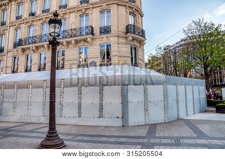 Paris, France - March 26, 2019: Fouquets On The Champs Elysees Avenue, After Ransacking By Yellow Ve