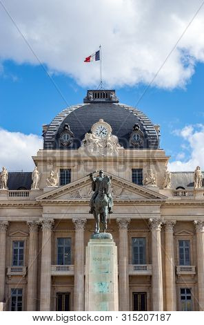 Paris, France - April 14, 2019: The Military School In Paris With Statue Of Marechal Joffre In Foreg
