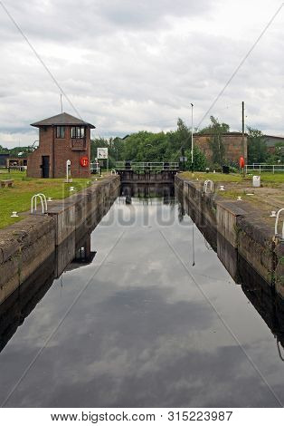Leeds, West Yorkshire, United Kingdom - 18 June 2019: Knostrop Lock On The Aire And Calder Canal In 