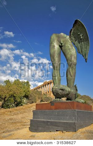 Igor Mitorajs Sculpture