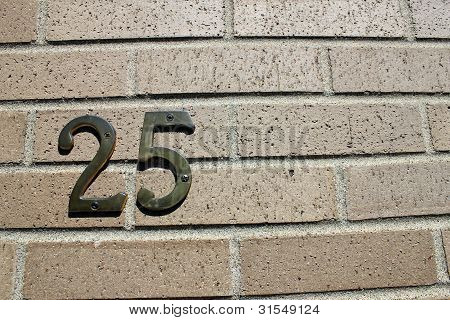 le numéro 25