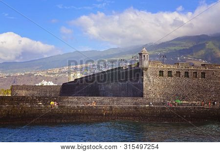 View On Bateria De Santa Barbara At The Harbor Of Puerto De La Cruz,tenerife,canary Islands,spain.th