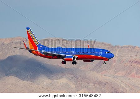 Las Vegas, Nevada, Usa - May 6, 2013: Southwest Airlines Boeing 737 Airliner On Approach To Land At 