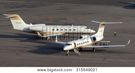Las Vegas, Nevada, Usa - May 5, 2013: Gulfstream G-iv-x Luxury Business Jet N723mm At Mccarran Inter