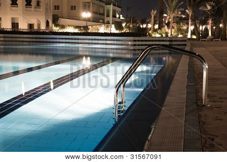 Pool nær det 5-stjernede hotel