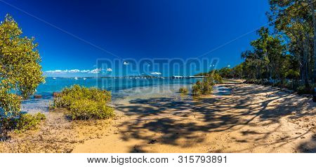 Sunny day on Coochiemudlo Island beach, Brisbane, Queensland, Australia
