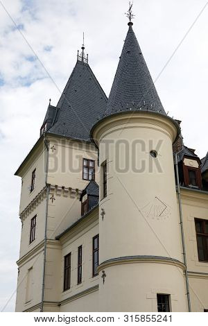 Beautiful Renovated Andrassy Castle In Tiszadob, Hungary