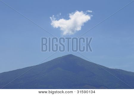 Mt.himekami i błękitne niebo