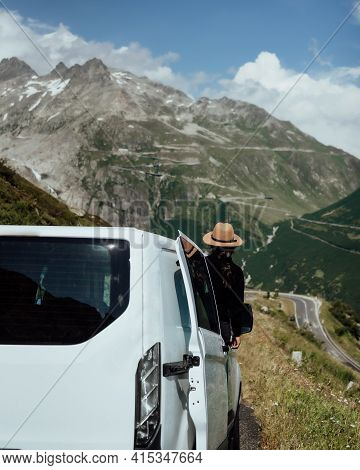 Vanlife - Live In A Beautiful Bus In The Mountainous Nature In Switzerland