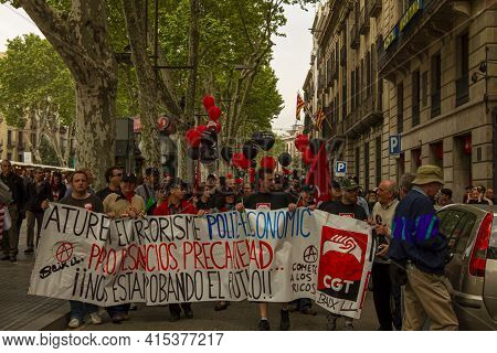 Barcelona/spain 05/01/2010 : Labor Day Parade In The Streets Of Barcelona. Left Wing Labor Organizat