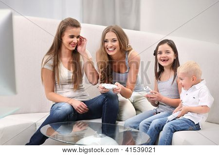 Perheen videopelit
