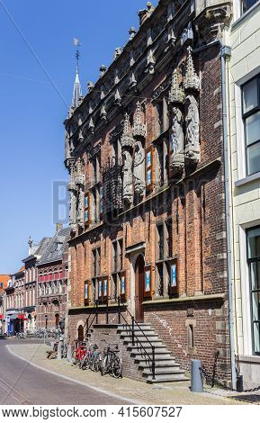 Kampen, Netherlands - April 22, 2020: Stairs In Front Of The Historic Town Hall Building In Kampen, 