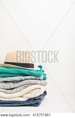 Second Hand Wardrobe, Circular Fashion, Rent, Swap Clothes Idea.
