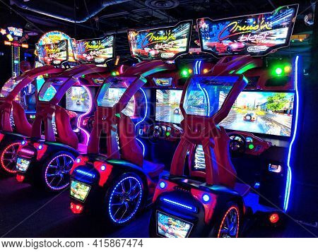 Honolulu - March 26, 2018: Cruisin Blast Arcade Racing Machines Made By Nintendo At Lucky Strike Soc