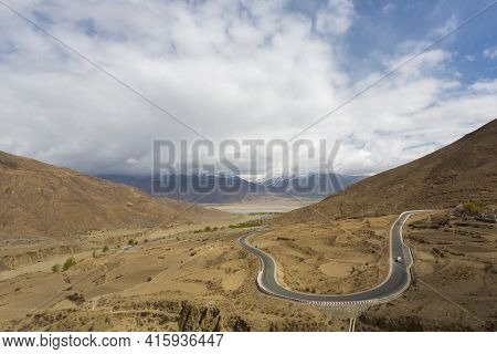 Amazing Road Virage  On The Road Of Friendship In Tibet, China