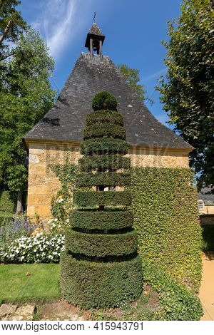 Eyrignac, France - September 2, 2018: The Picturesque Jardins Du Manoir D Eyrignac In Dordogne. Fran