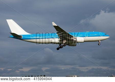 Untitled Airplane. Passenger Plane. Aircraft Without Title At Airport. Aviation Theme. In Flight. La