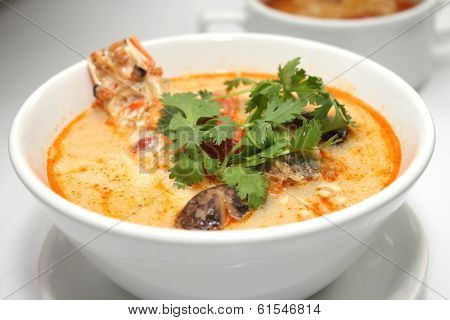 Sour And Spicy Soup With Prawn