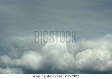 회색 구름