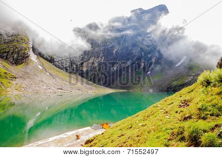 Hemkund Lake