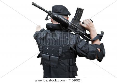 M4 tüfek ile savaşçı