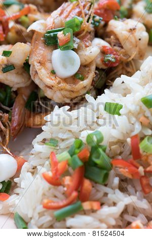 Prawns Fried With Chilies And Green Onions