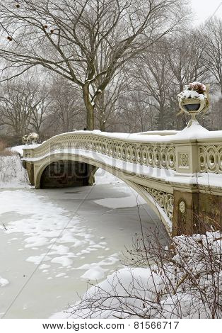 Bow Bridge in the snow, Central Park, Manhattan, New York City