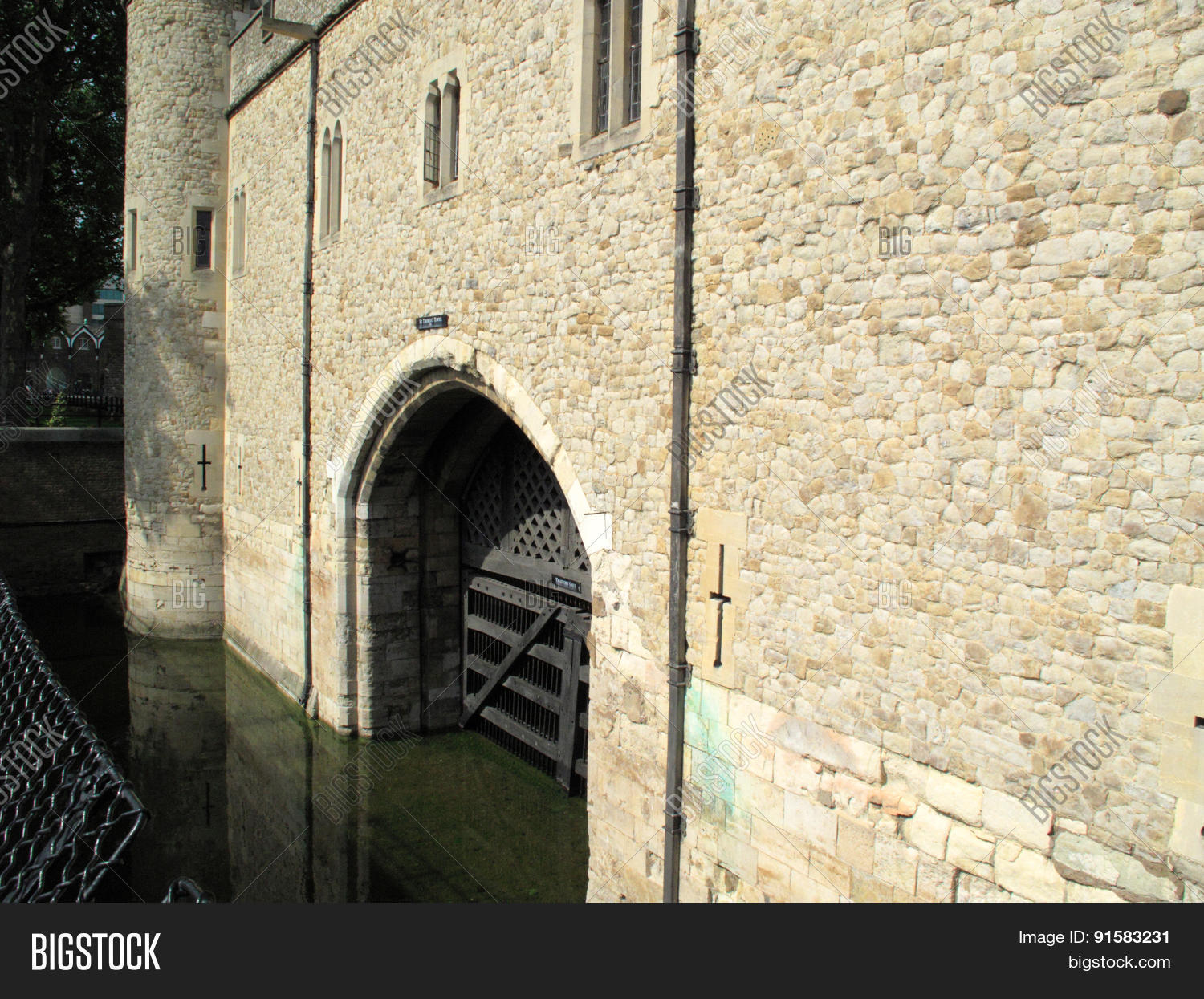 ворота предателей. тауэр тюрьма в лондоне. анна болейн призрак тауэра. тауэр комната анны болейн. тауэр тюрьма в лондоне.