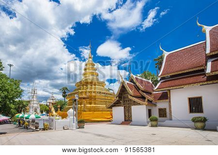 Chiang Mai, Thailand. Wat Phra That Sri Chom Thong Temple.