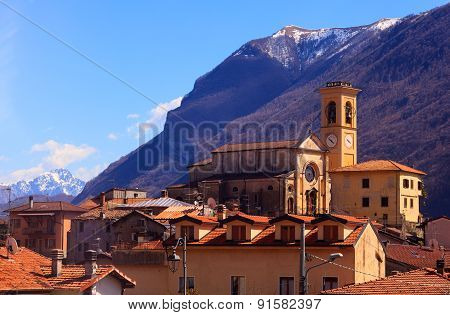 Corrido, Italy