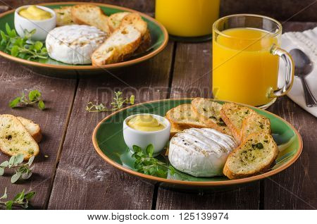 Grilled Camembert With Toast And Juice