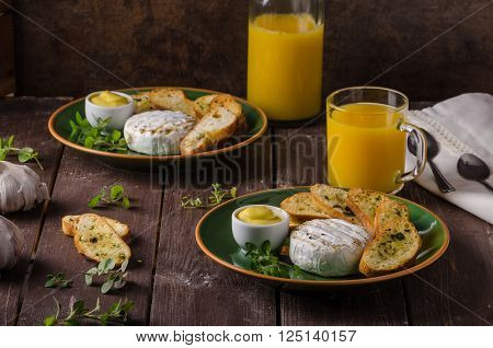 Grilled Camembert With Toast And Juice