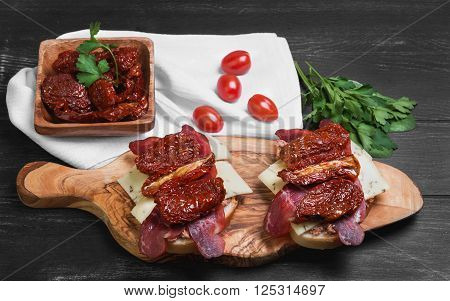 Sandwiches Tapas With Sun-dried Tomatoes