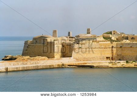 Malta Fort Valetta adlı