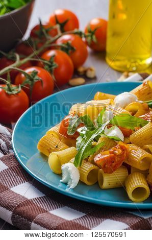 Rigatoni Pasta With Mozzarella And Tomato